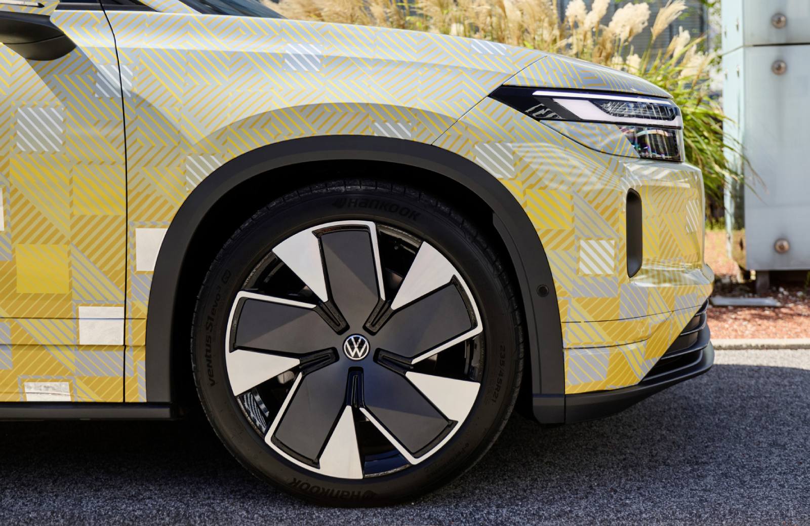 Volkswagen ID. Tiguan camouflage